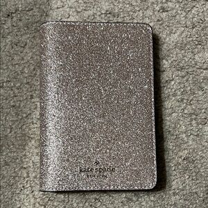 Kenzie boxed glitter passport cover
